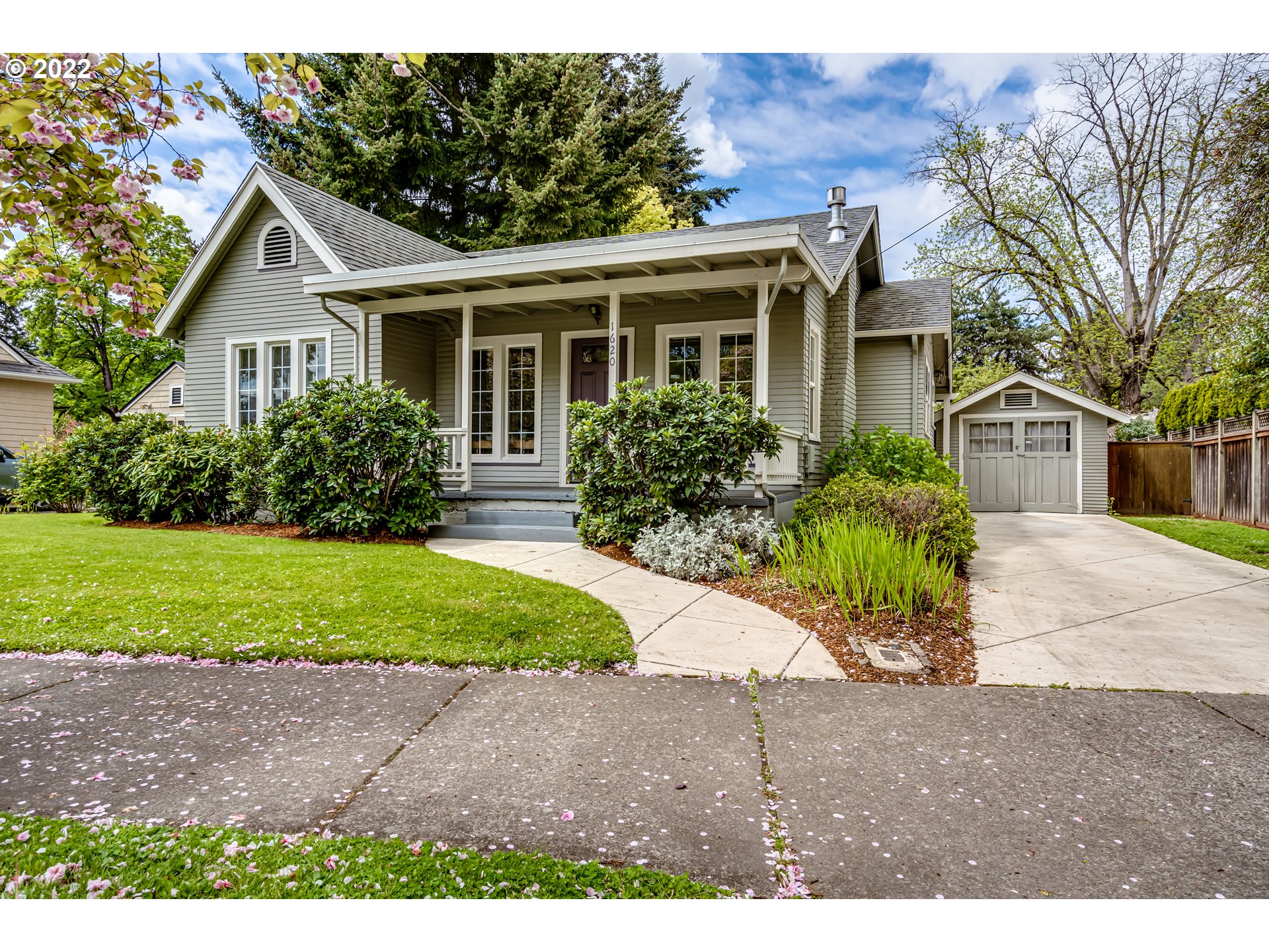 1620 River Road Eugene, OR 97404 - Photo 1 of 32 Gallery Image 1