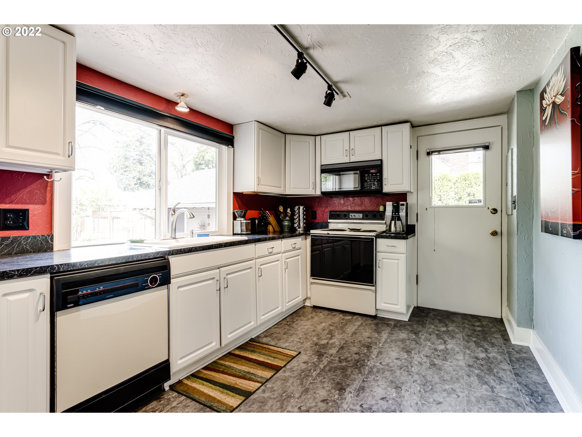 1620 River Road Eugene, OR 97404 - Photo 19 of 32 Gallery Image 19