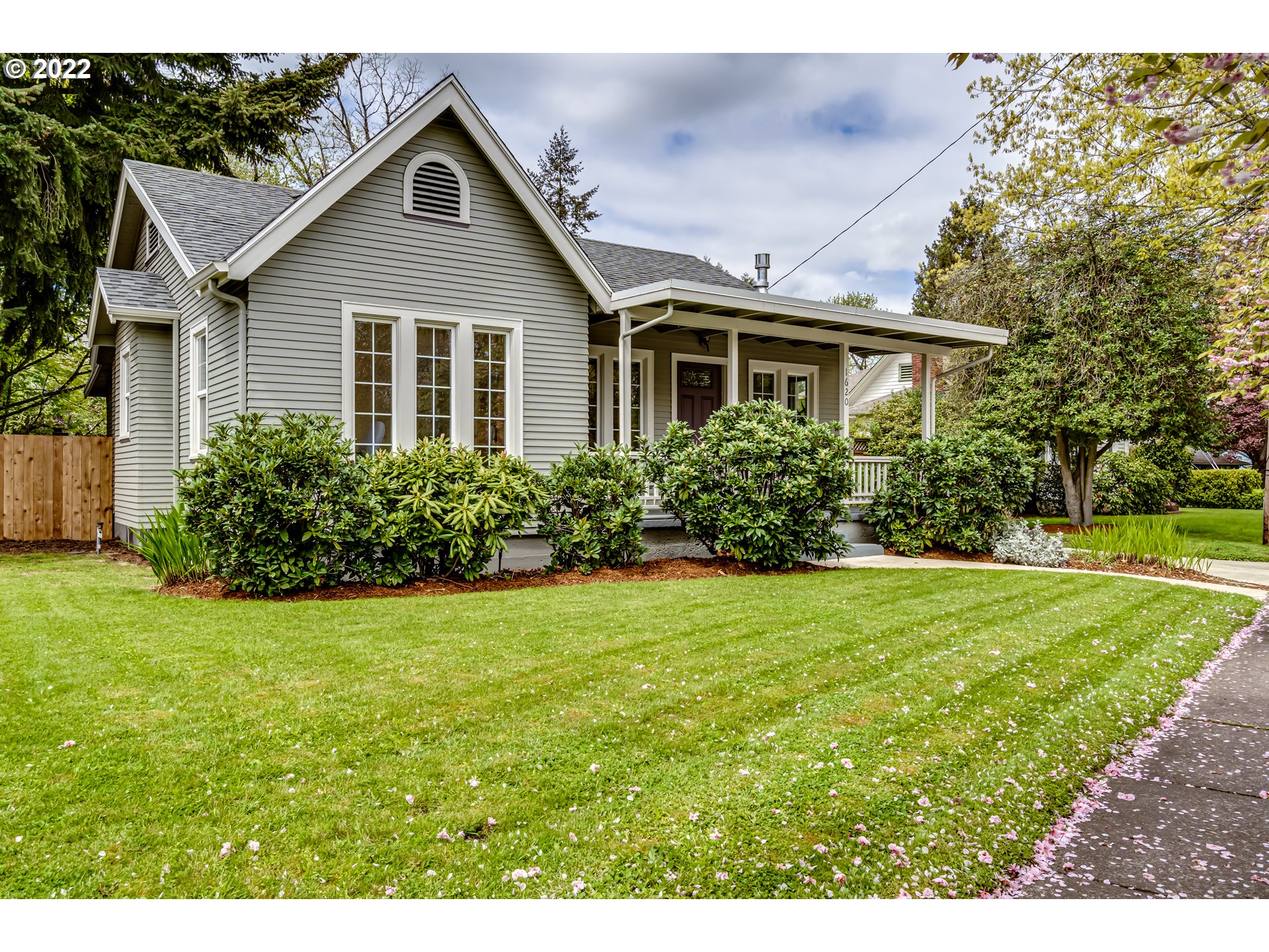 1620 River Road Eugene, OR 97404 - Photo 2 of 32 Gallery Image 2