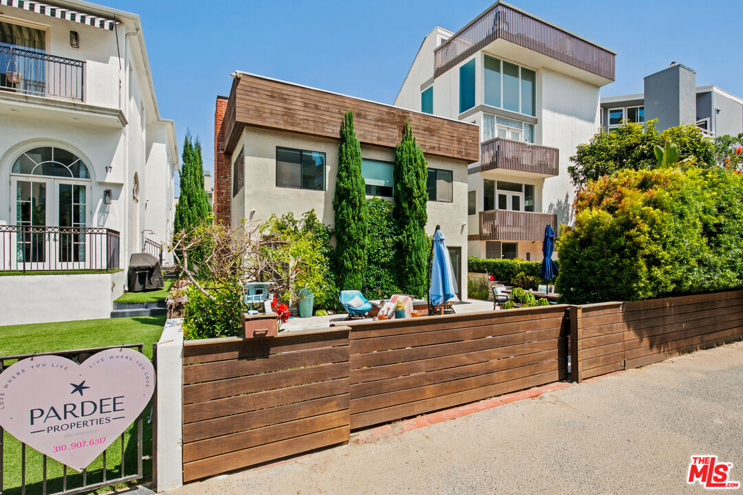 23 Privateer Street Marina del Rey, CA 90292 - Photo 1 of 52