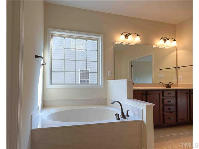 1007 Vino Drive Raleigh, NC 27607 - Photo 11 of 20 Master Bath/Spa