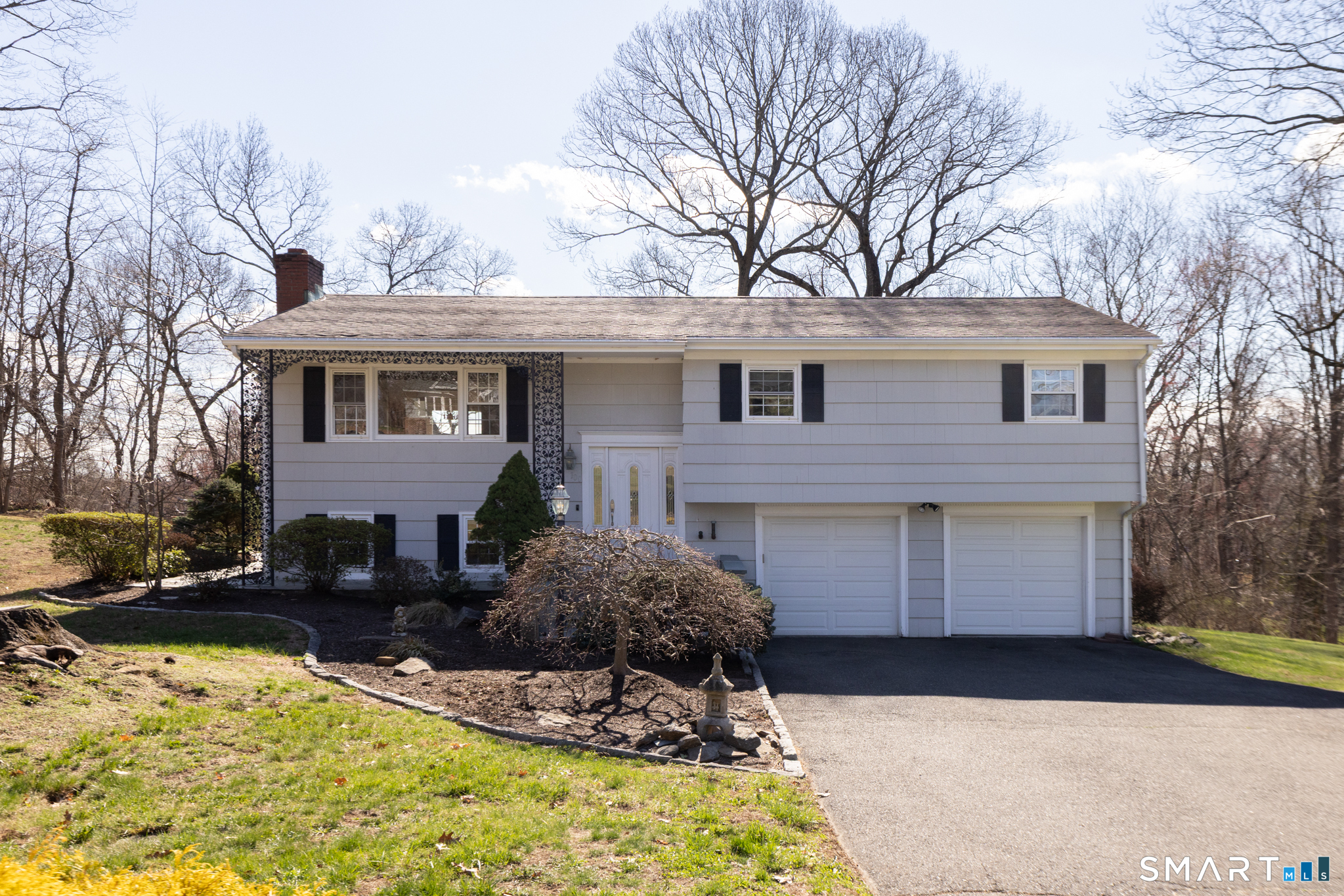 100 Oakridge Road Trumbull, CT 06611 - Photo 2 of 36