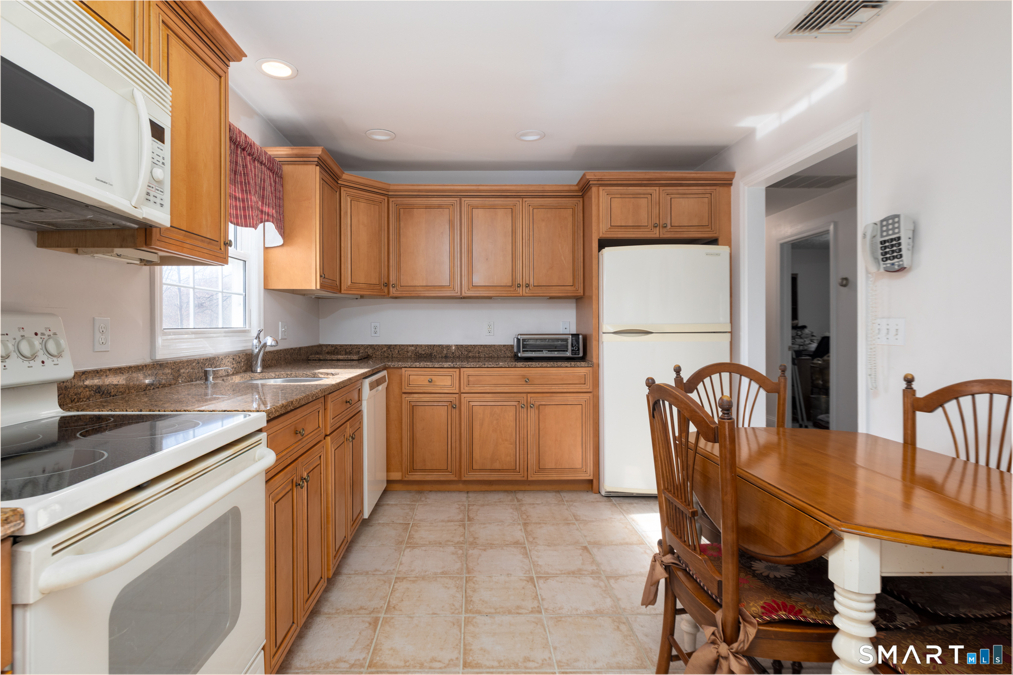 100 Oakridge Road Trumbull, CT 06611 - Photo 21 of 36