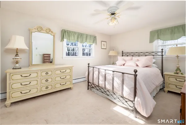 $549,900 | 100 Oakridge Road, Trumbull, CT 06611