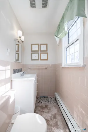 $549,900 | 100 Oakridge Road, Trumbull, CT 06611