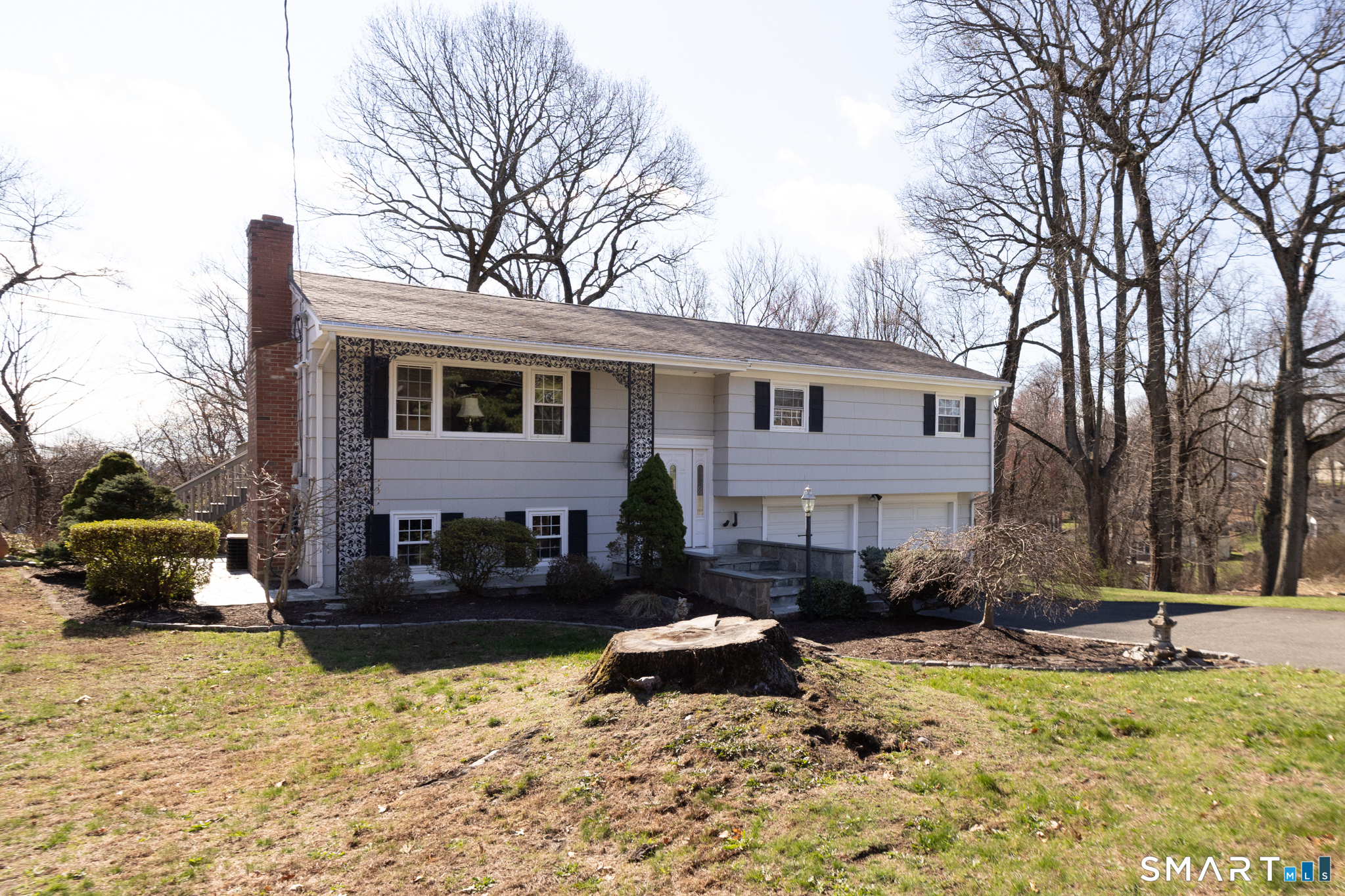 100 Oakridge Road Trumbull, CT 06611 - Photo 3 of 36