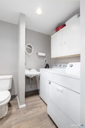 $549,900 | 100 Oakridge Road, Trumbull, CT 06611