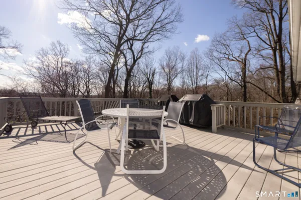 $549,900 | 100 Oakridge Road, Trumbull, CT 06611