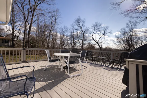 $549,900 | 100 Oakridge Road, Trumbull, CT 06611