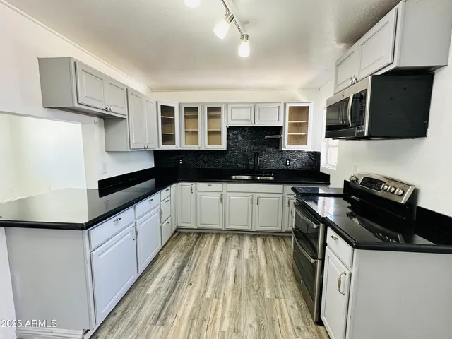 $1,750 | 316 North 84th Place, Mesa, AZ 85207