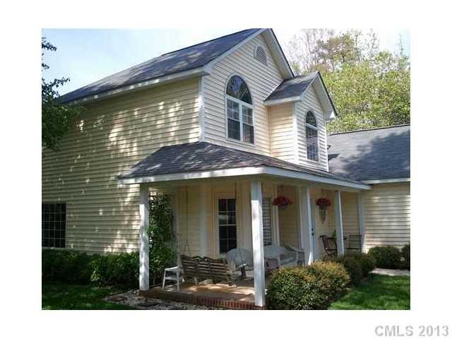 7008 Rothmore View Court Charlotte, NC 28215 - Photo 2 of 15 Gallery Image 2