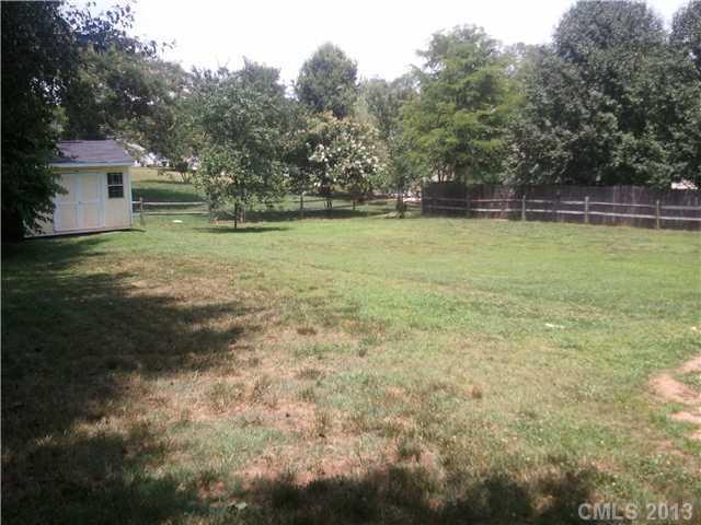 7008 Rothmore View Court Charlotte, NC 28215 - Photo 15 of 15 Gallery Image 15