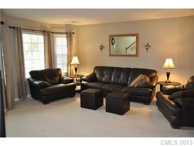 7008 Rothmore View Court Charlotte, NC 28215 - Photo 3 of 15 Gallery Image 3