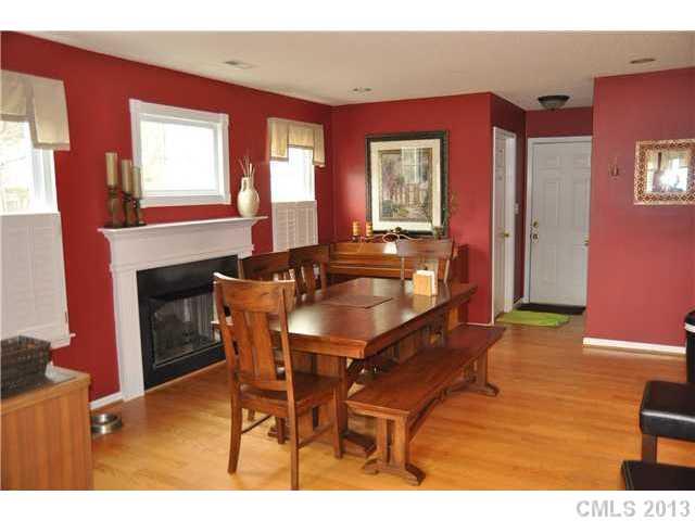 7008 Rothmore View Court Charlotte, NC 28215 - Photo 6 of 15 Gallery Image 6