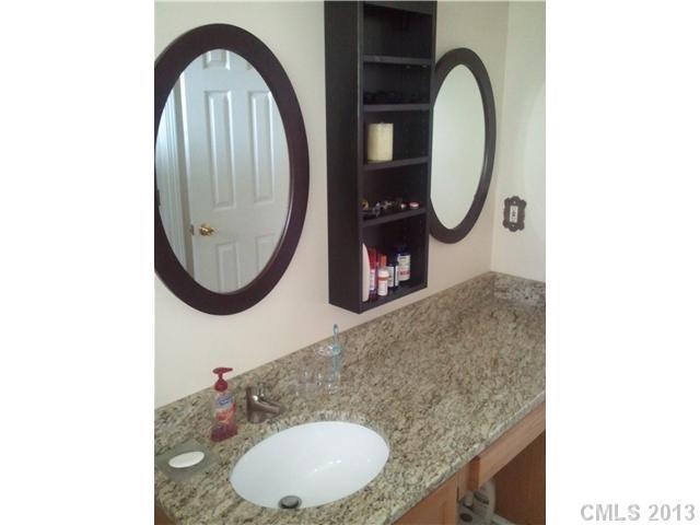7008 Rothmore View Court Charlotte, NC 28215 - Photo 9 of 15 Gallery Image 9