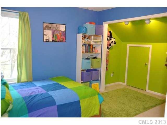 7008 Rothmore View Court Charlotte, NC 28215 - Photo 10 of 15 Gallery Image 10