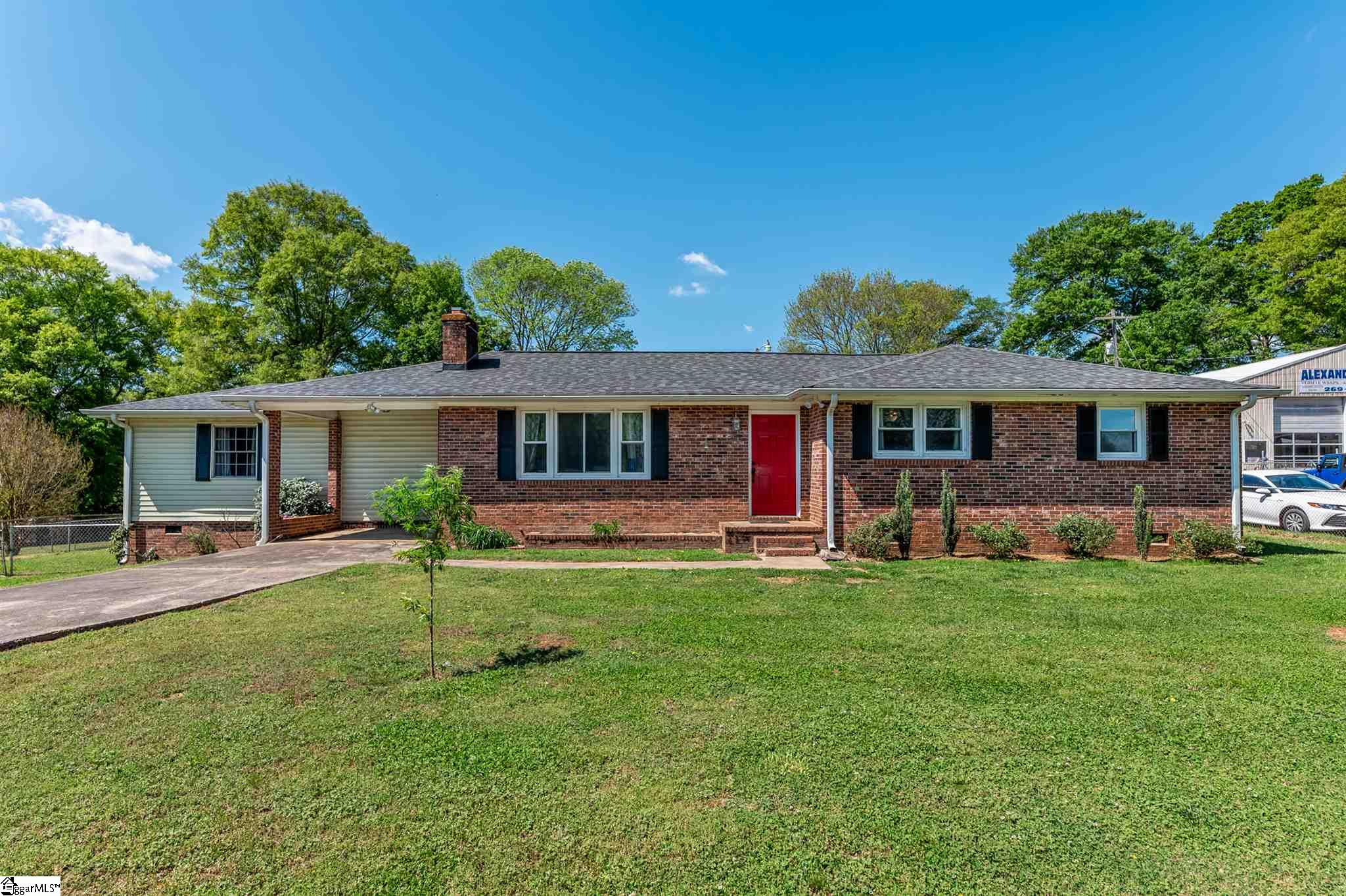302 South Fishtrap Road Greenville, SC 29611 - Photo 1 of 20 Gallery Image 1