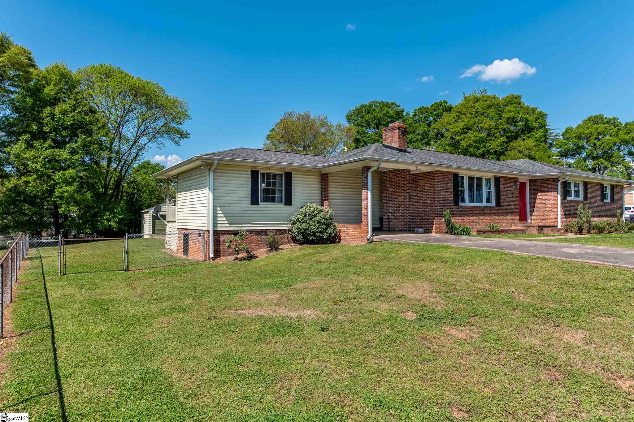 302 South Fishtrap Road Greenville, SC 29611 - Photo 2 of 20 Gallery Image 2