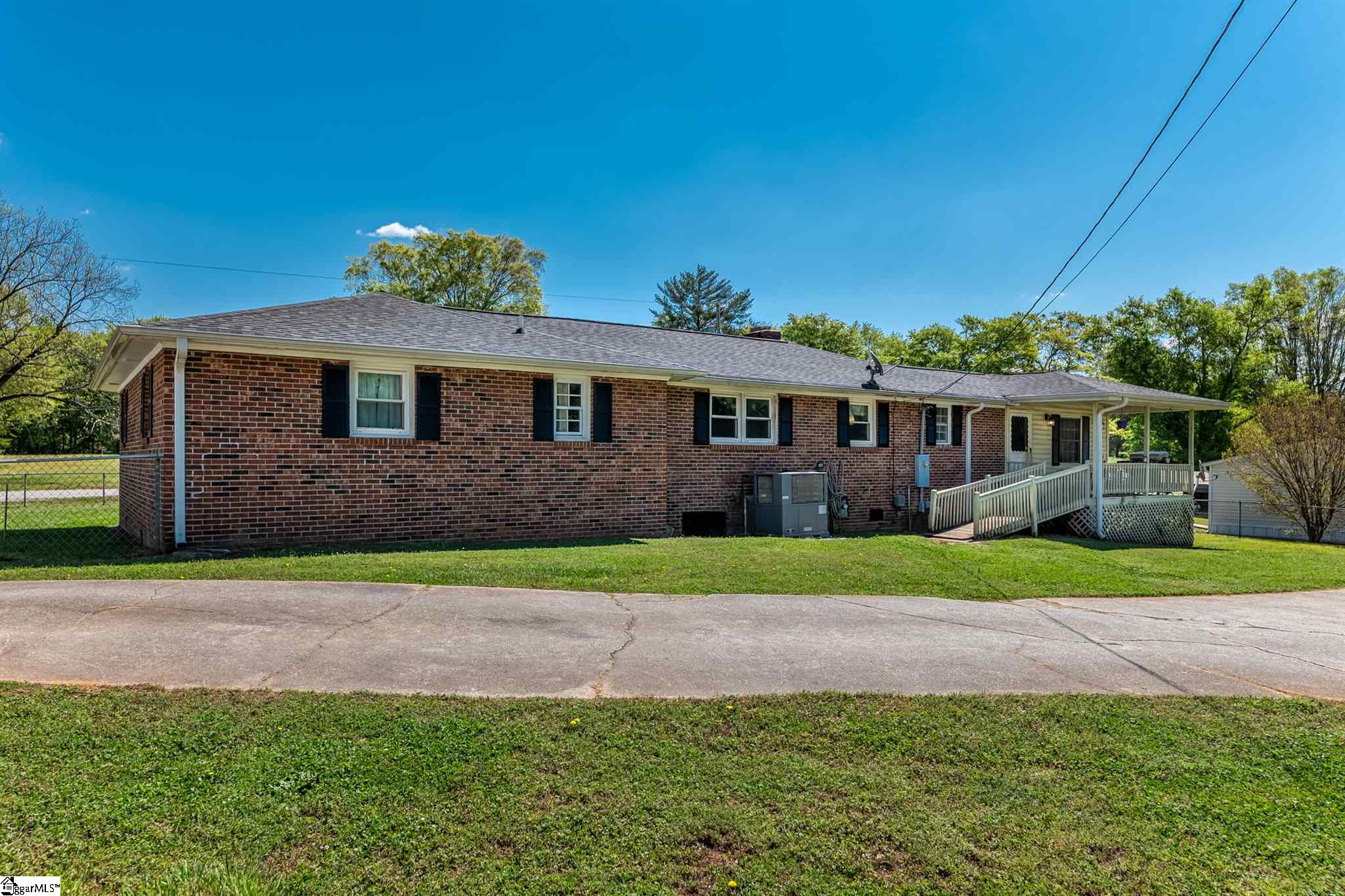 302 South Fishtrap Road Greenville, SC 29611 - Photo 5 of 20 Gallery Image 5
