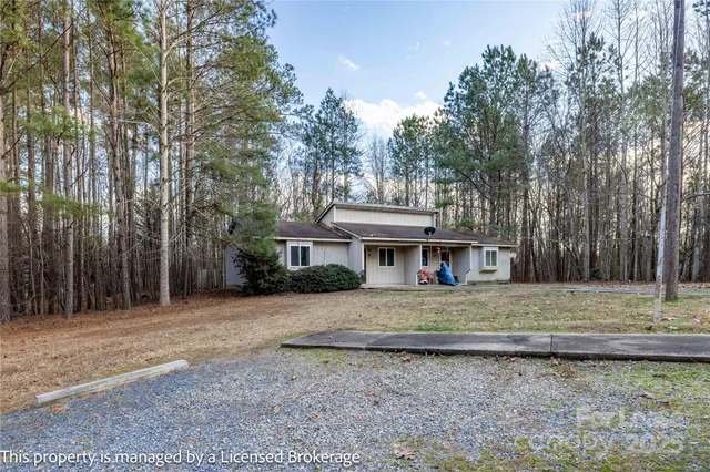 $975 | 132 Brentwood Drive, Troy, NC 27371