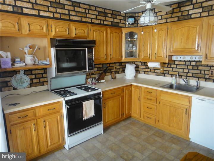 212 Wickley Road Philadelphia, PA 19154 - Photo 5 of 16 Gallery Image 5