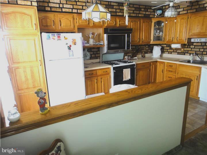 212 Wickley Road Philadelphia, PA 19154 - Photo 6 of 16 Gallery Image 6