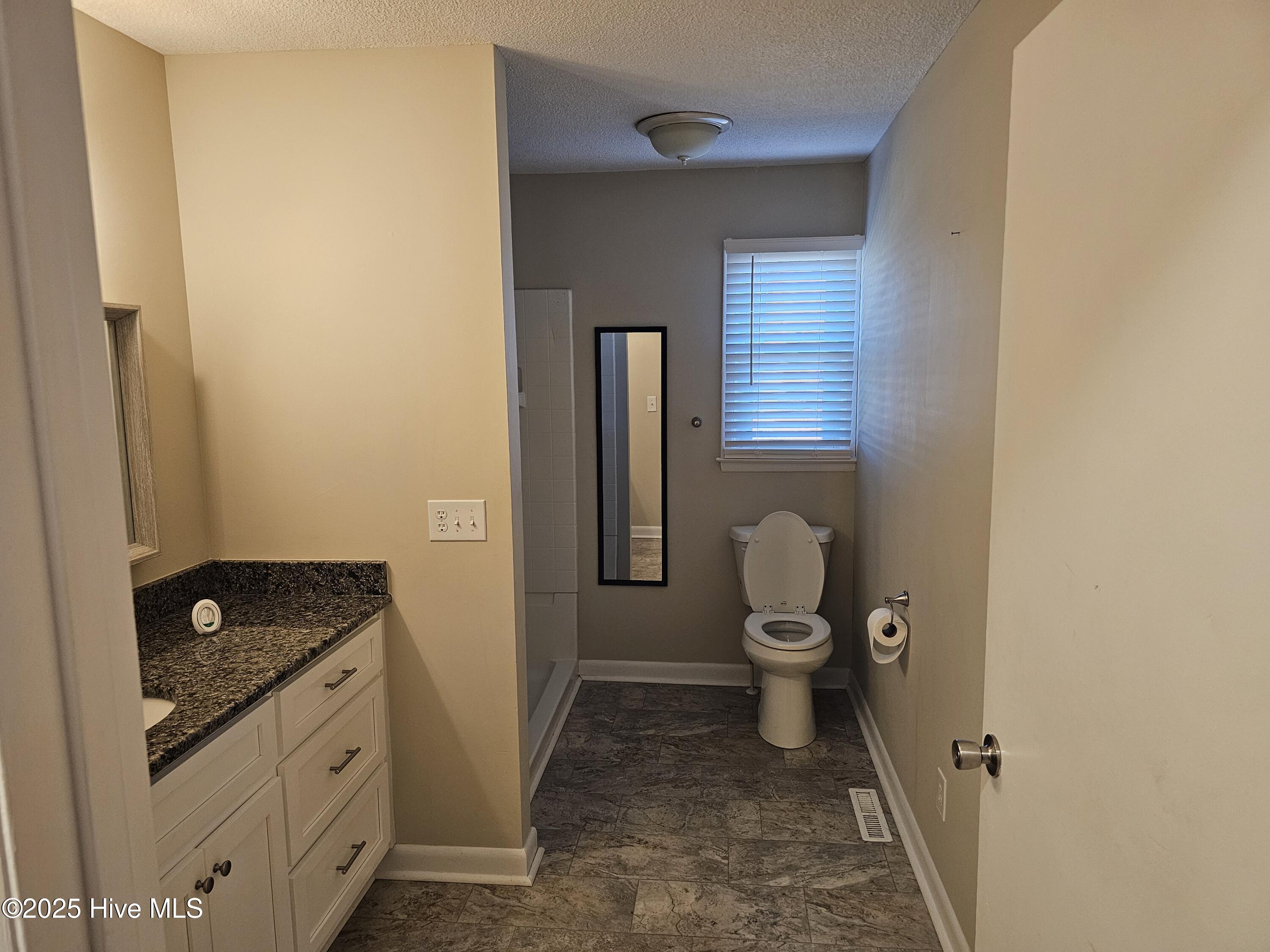 2015 Wilson Road Clinton, NC 28328 - Photo 6 of 15 20251017_145820