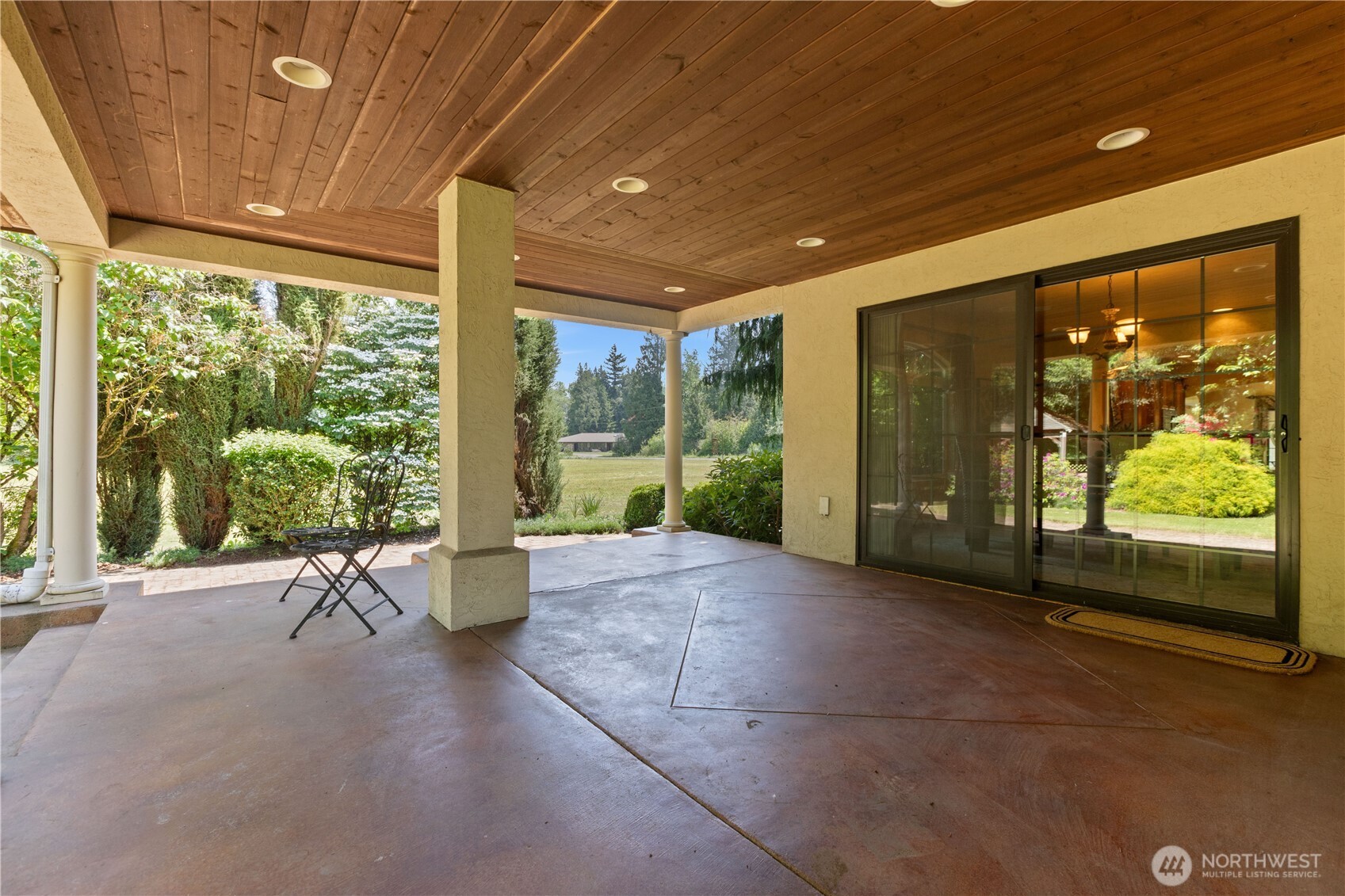 1788 Matz Road Ferndale, WA 98248 - Photo 12 of 40 a view of lobby with furniture and floor to ceiling window