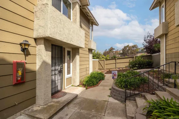 $3,495 | 2366 Adirondack Row, Unit 6, San Diego, CA 92139