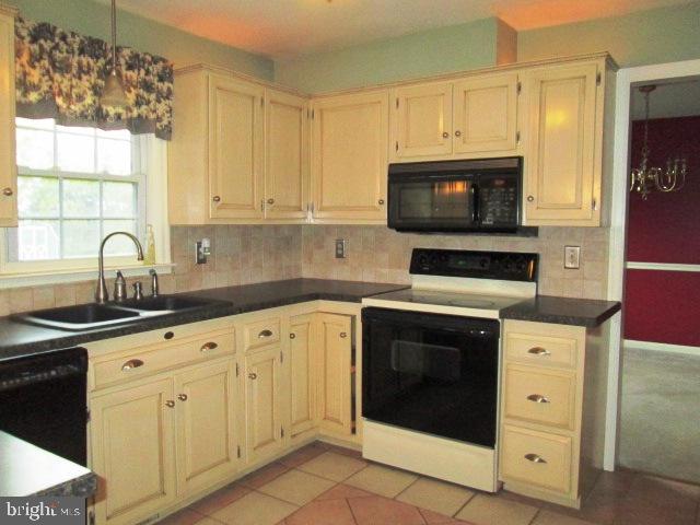 113 Pleasant View Drive Lititz, PA 17543 - Photo 6 of 15