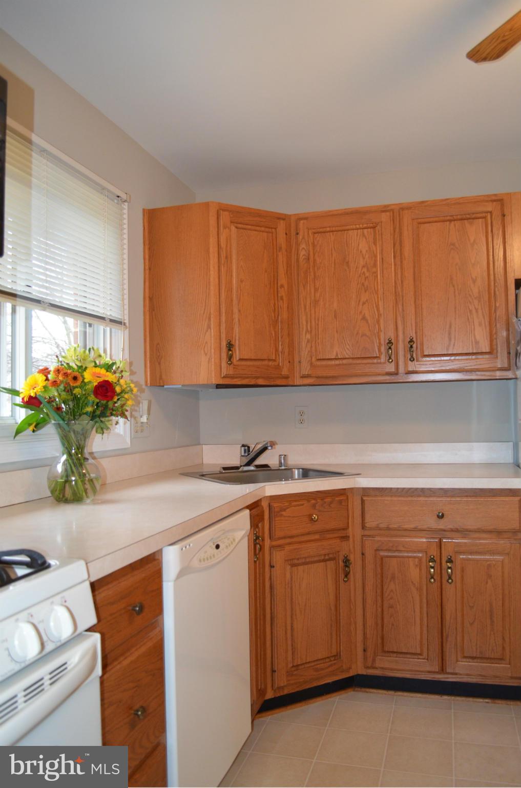 1923 Tadcaster Road Catonsville, MD 21228 - Photo 11 of 29 Kitchen