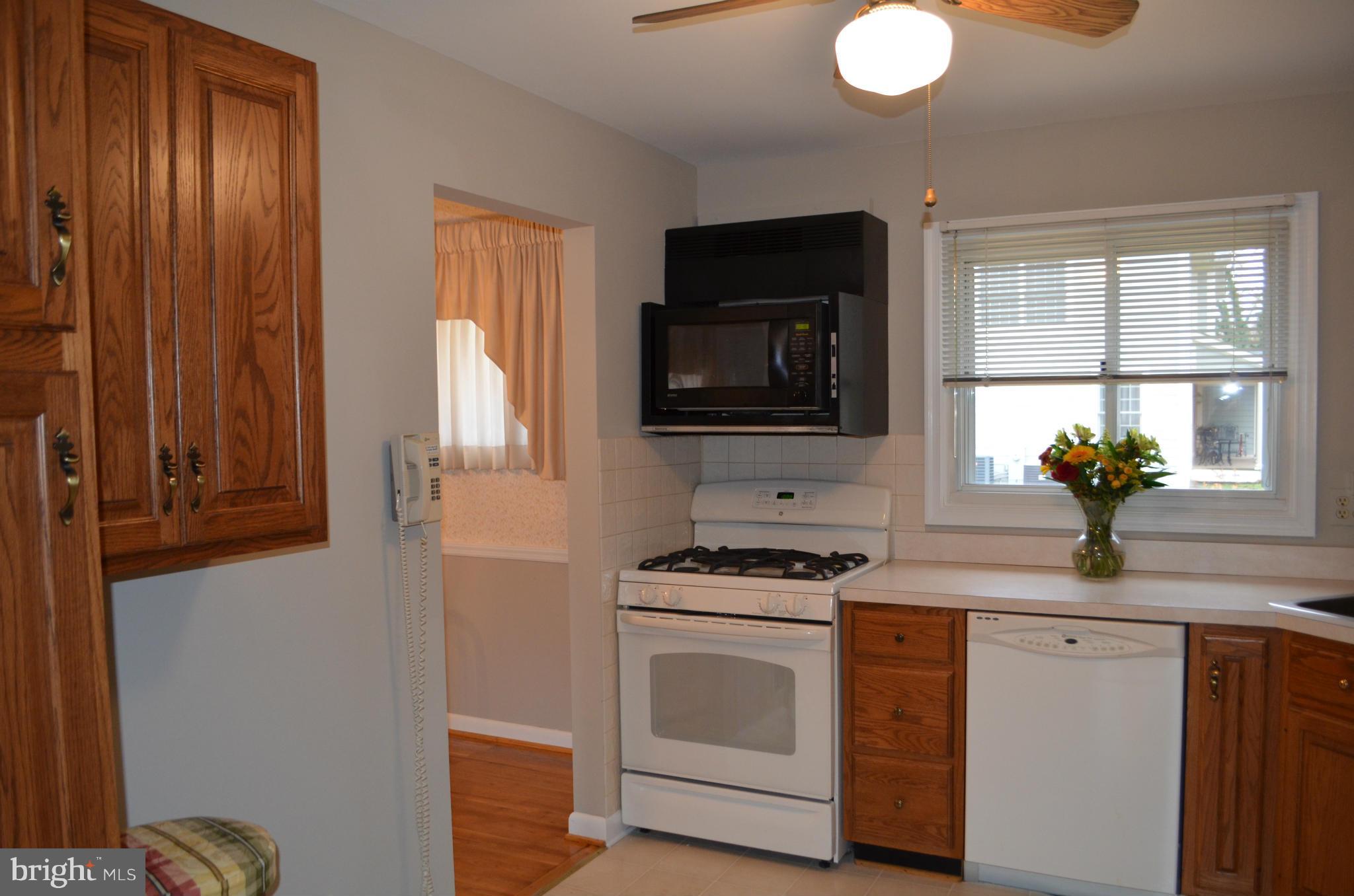 1923 Tadcaster Road Catonsville, MD 21228 - Photo 12 of 29 Kitchen