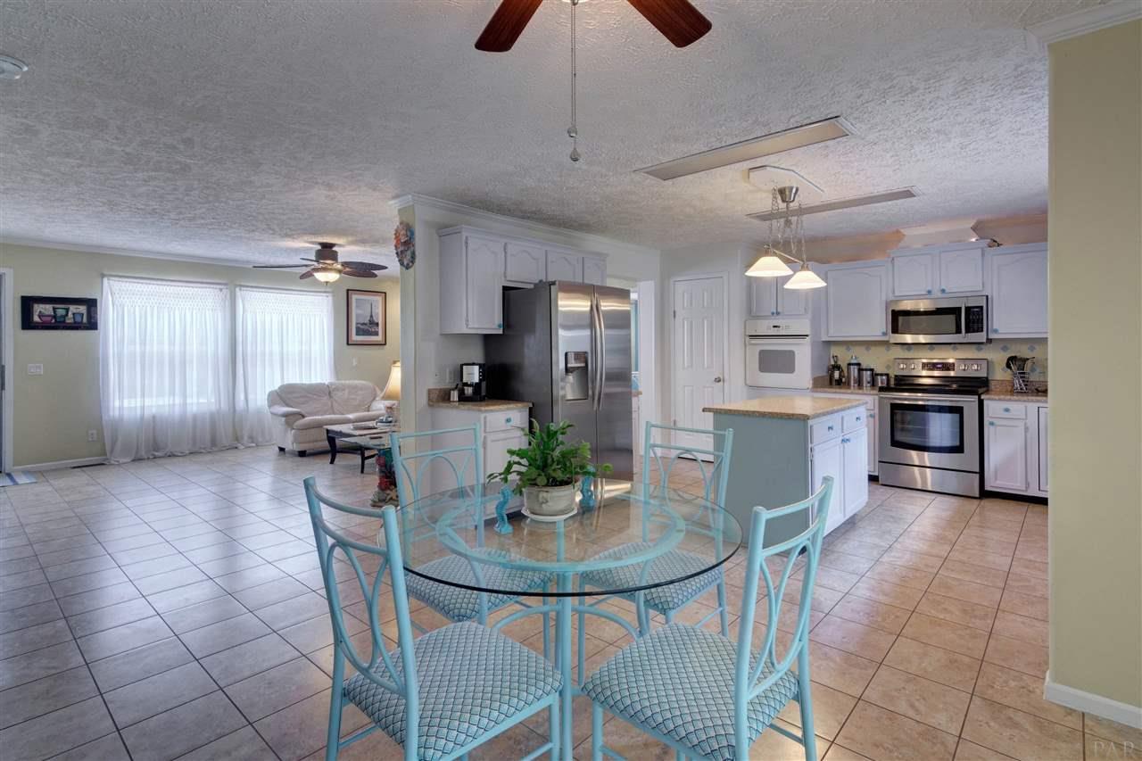8437 Rynes Circle Navarre, FL 32566 - Photo 12 of 48 Gallery Image 12