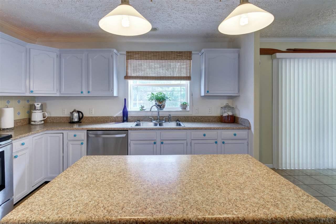 8437 Rynes Circle Navarre, FL 32566 - Photo 16 of 48 Gallery Image 16