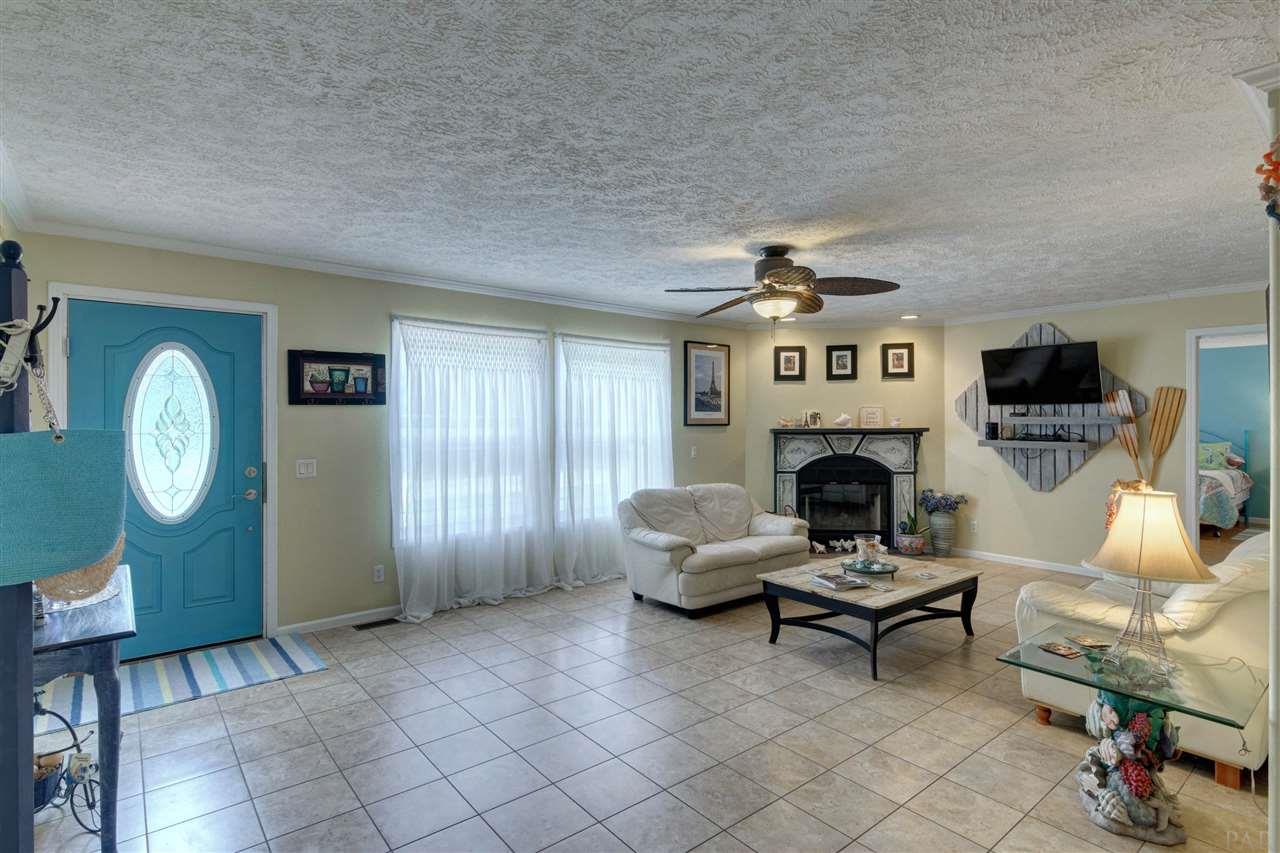 8437 Rynes Circle Navarre, FL 32566 - Photo 7 of 48 Gallery Image 7