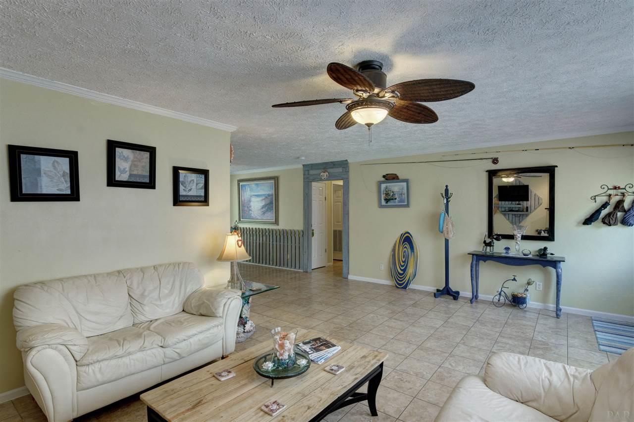 8437 Rynes Circle Navarre, FL 32566 - Photo 9 of 48 Gallery Image 9
