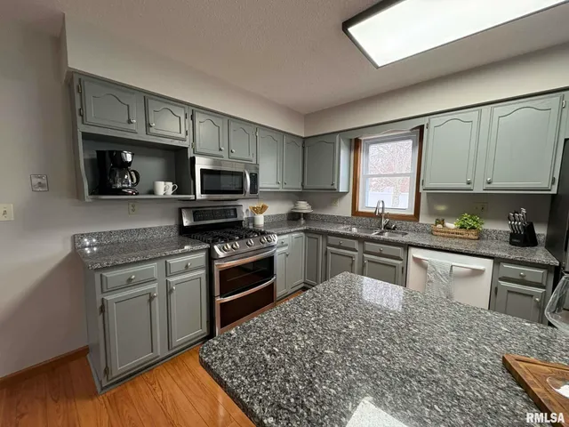 $299,900 | 1414 South 46th Street, Quincy, IL 62305