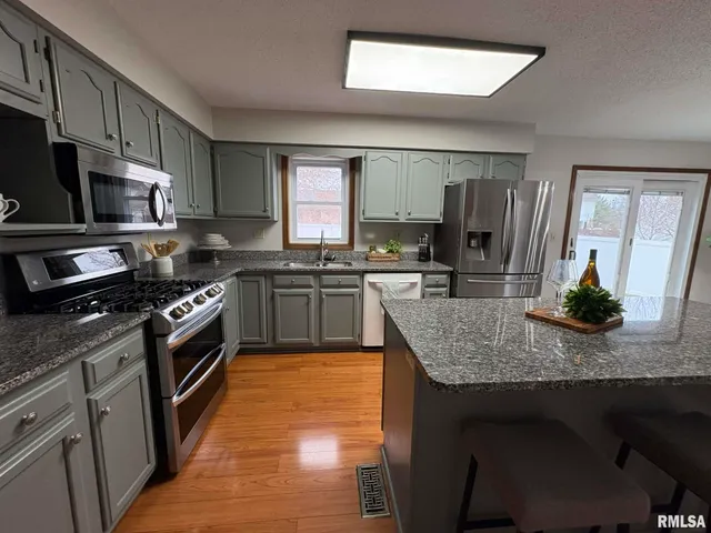 $299,900 | 1414 South 46th Street, Quincy, IL 62305