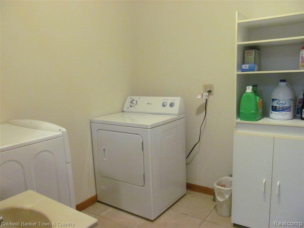 7808 Brophy Road Howell, MI 48855 - Photo 17 of 23 Main Floor Lndry.JPG