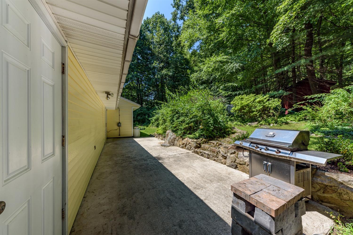 363 Rockport Road Port Murray, NJ 07865 - Photo 21 of 23 a balcony view with a garden