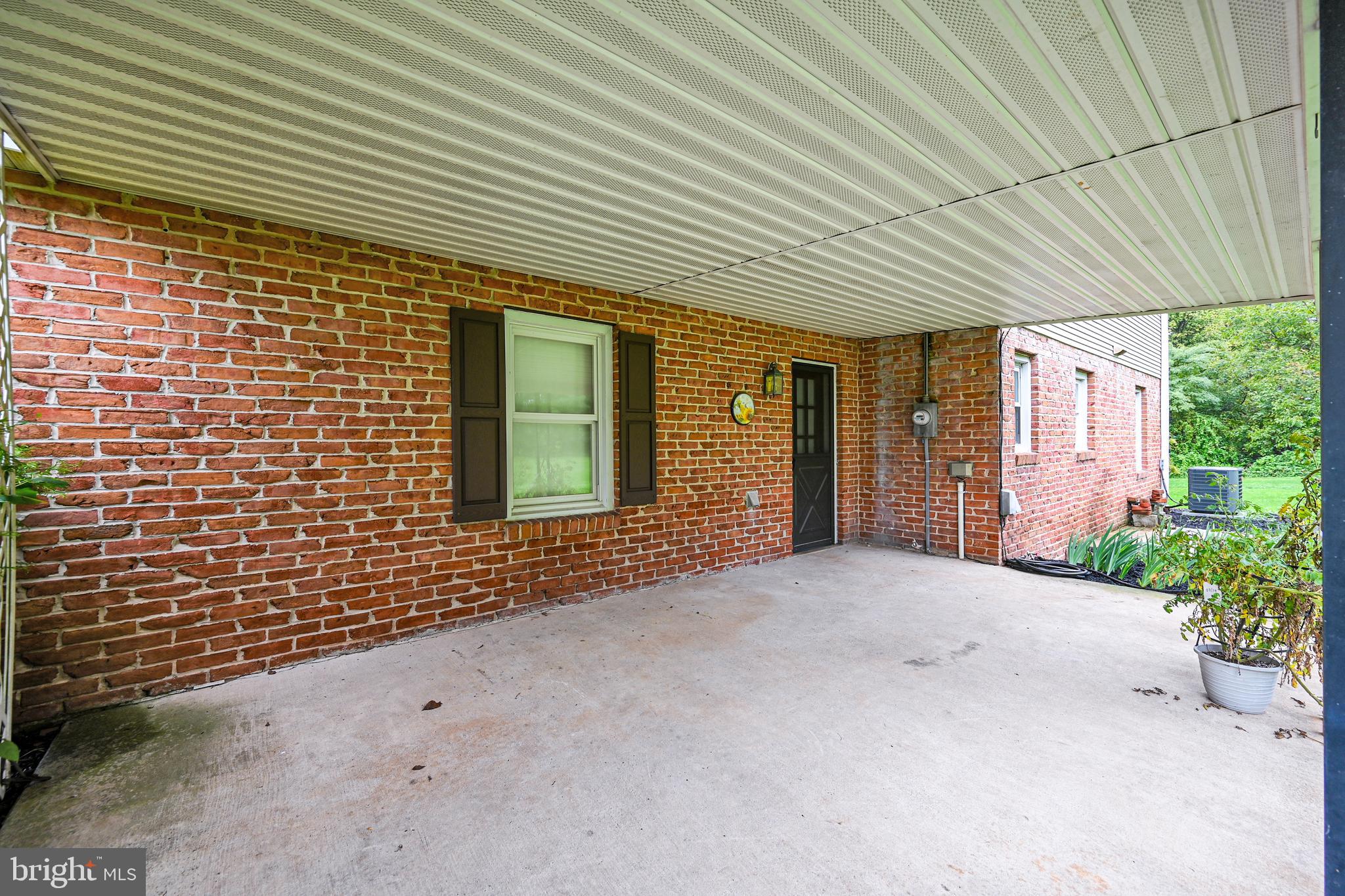 3180 West Canal Road Dover, PA 17315 - Photo 34 of 43 Covered Patio