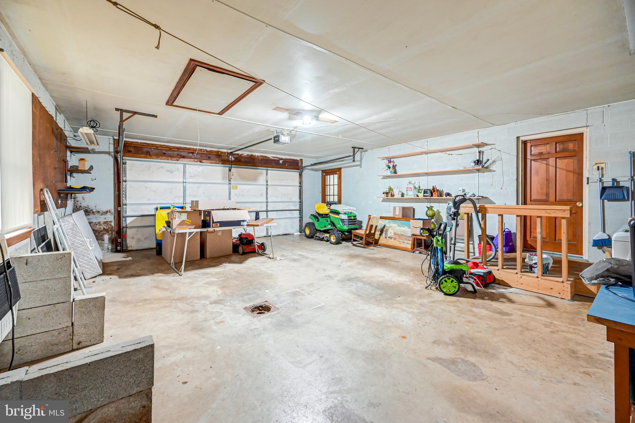 3180 West Canal Road Dover, PA 17315 - Photo 42 of 43 Garage