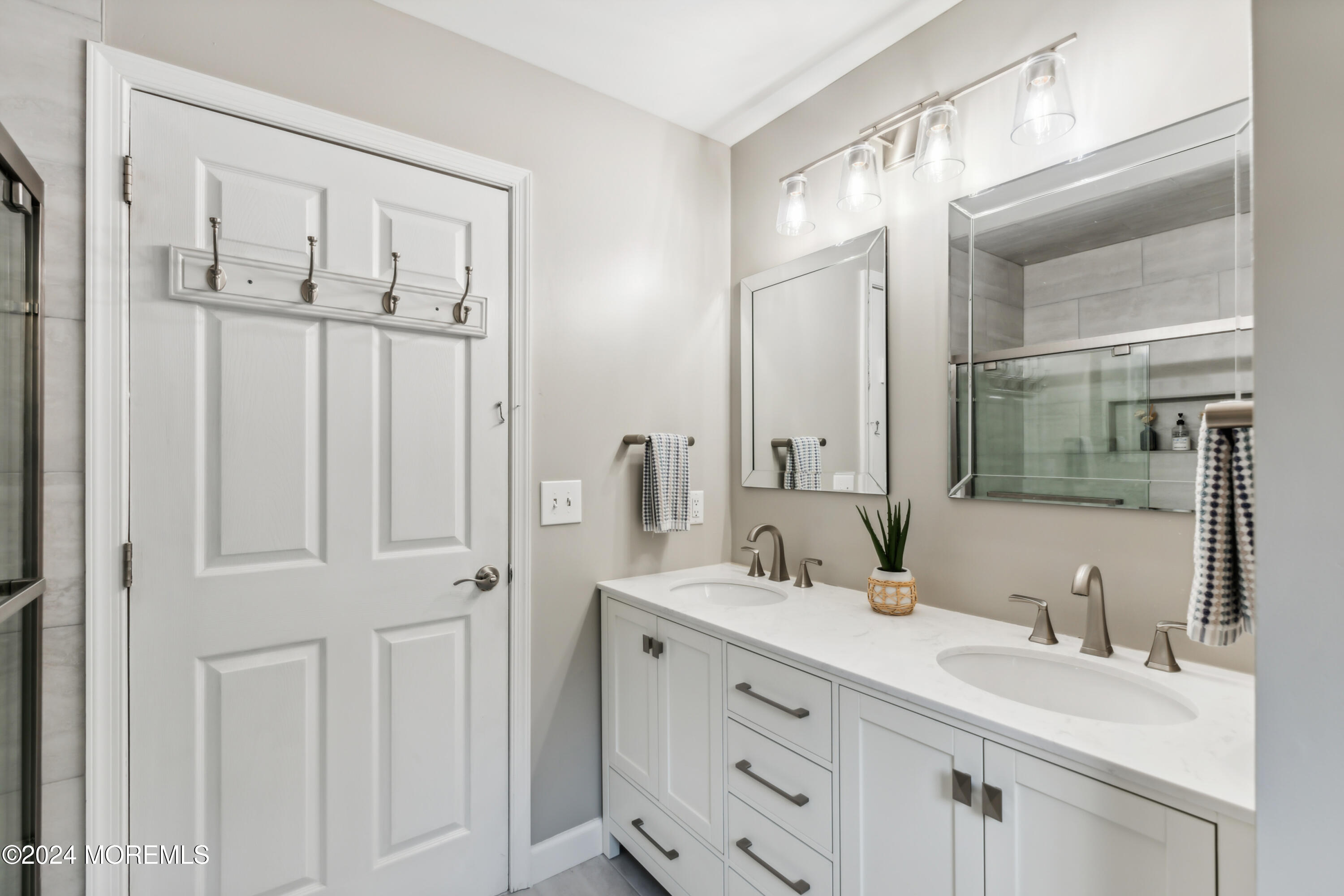 28 Roe Lane Howell, NJ 07731 - Photo 25 of 37 20