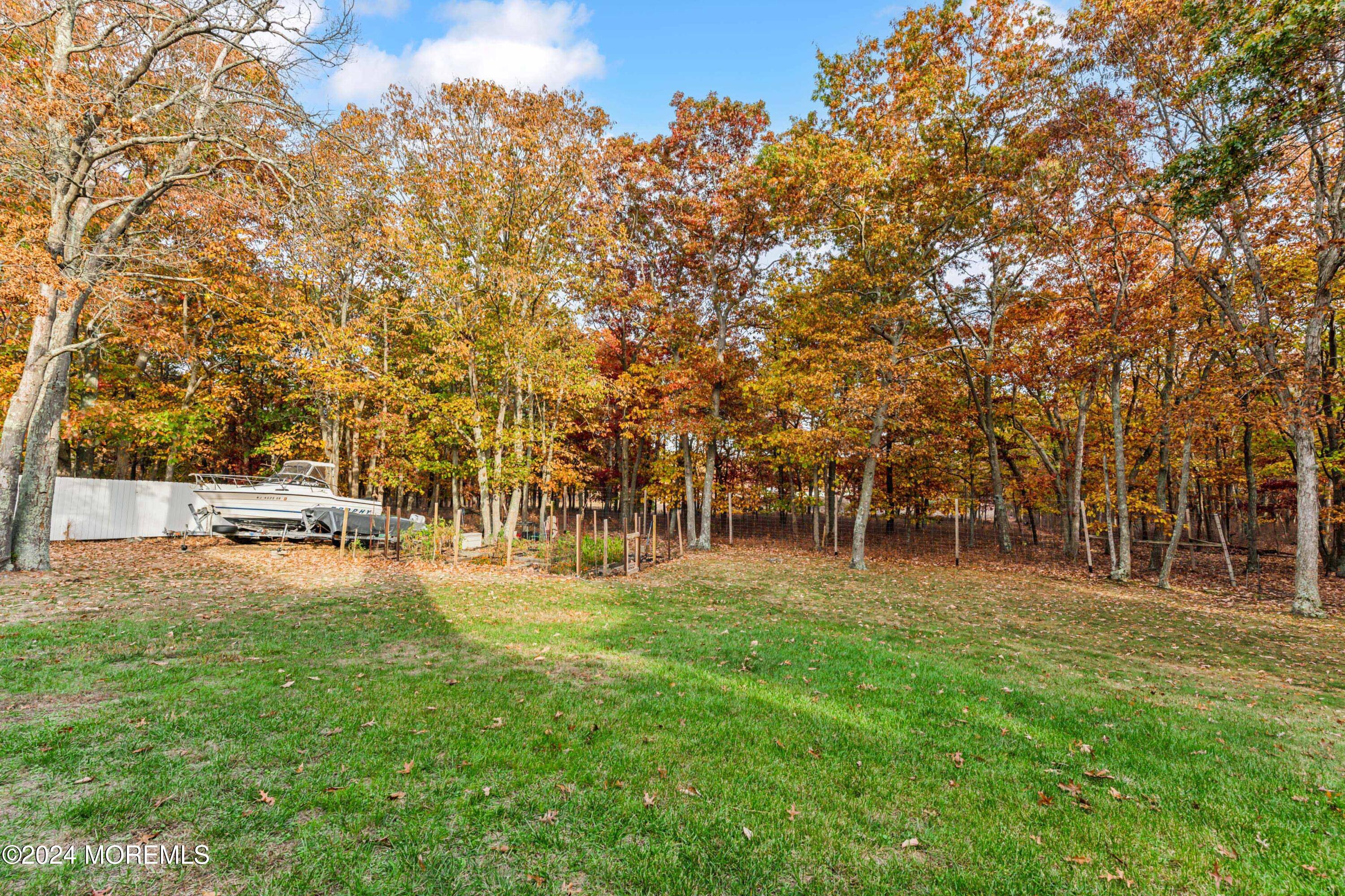 28 Roe Lane Howell, NJ 07731 - Photo 33 of 37 32
