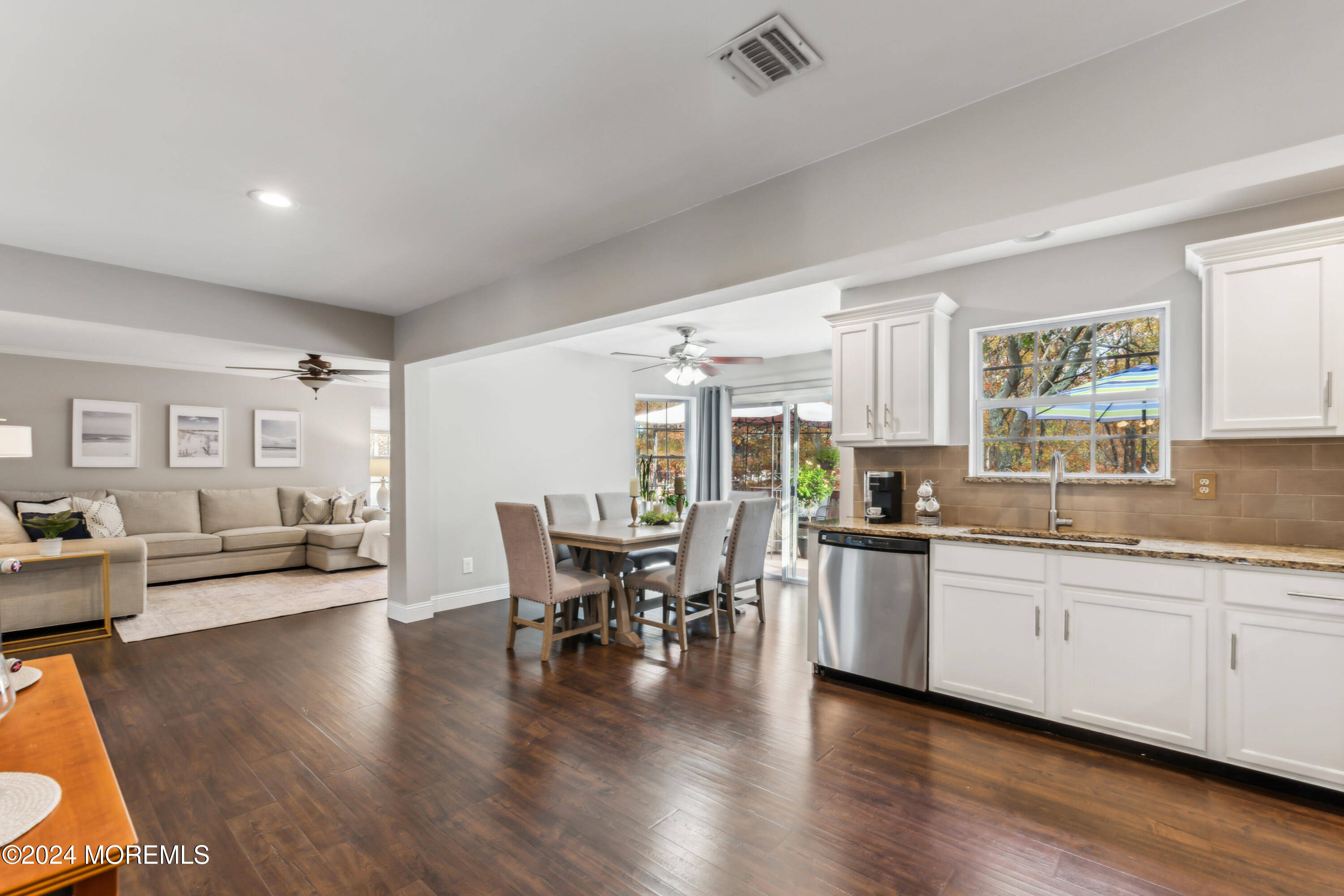 28 Roe Lane Howell, NJ 07731 - Photo 7 of 37 12