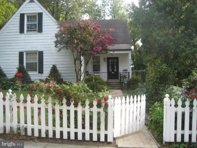 4710 Reservoir Road Northwest Washington, DC 20007 - Photo 2 of 27 Front