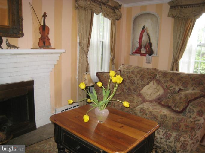 4710 Reservoir Road Northwest Washington, DC 20007 - Photo 16 of 27 Living Room2