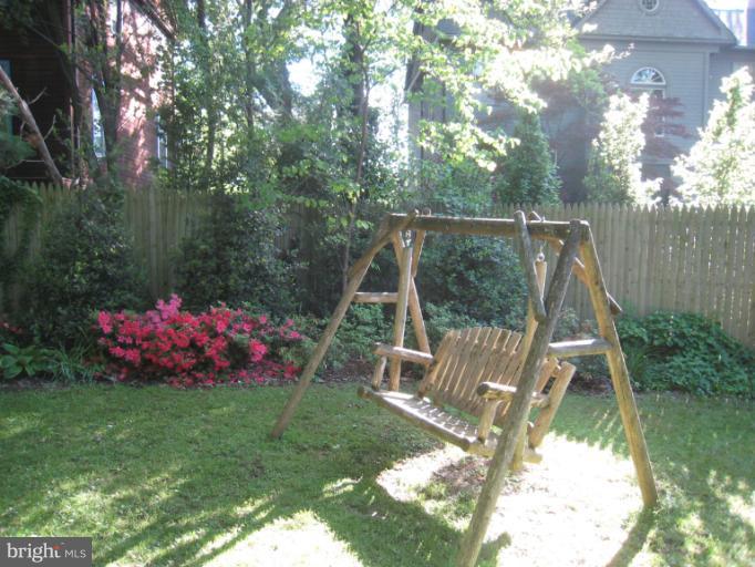 4710 Reservoir Road Northwest Washington, DC 20007 - Photo 20 of 27 Back Yard1