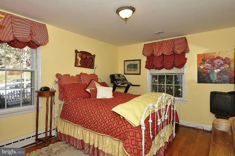 4710 Reservoir Road Northwest Washington, DC 20007 - Photo 9 of 27 Main Bedroom, Main Level