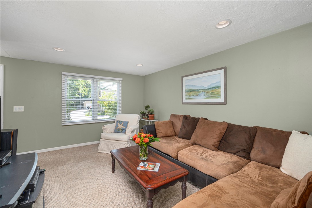 185 Sand Pond Road Warwick, RI 02888 - Photo 9 of 34 Living Room